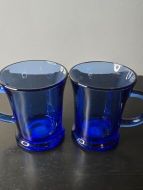 Vintage Set of 2(TWINS) Cobalt Blue Glass Coffee Mugs by Anchor Hocking USA NEW